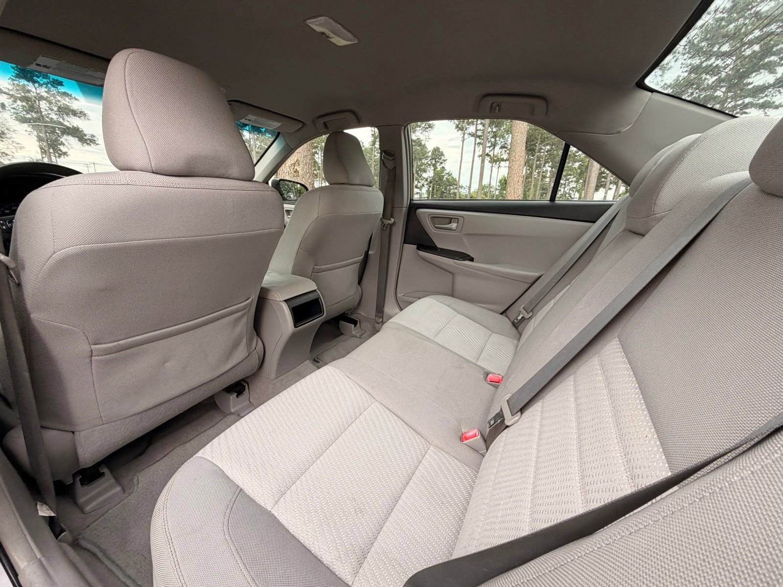 Used 2015 Toyota Camry LE FWD image 13