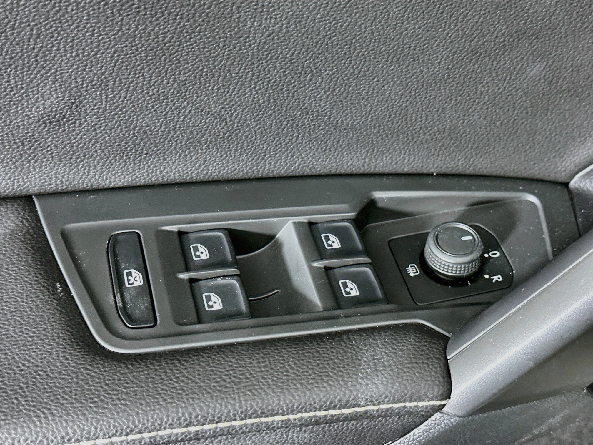 Used 2023 Volkswagen Tiguan S FWD image 15