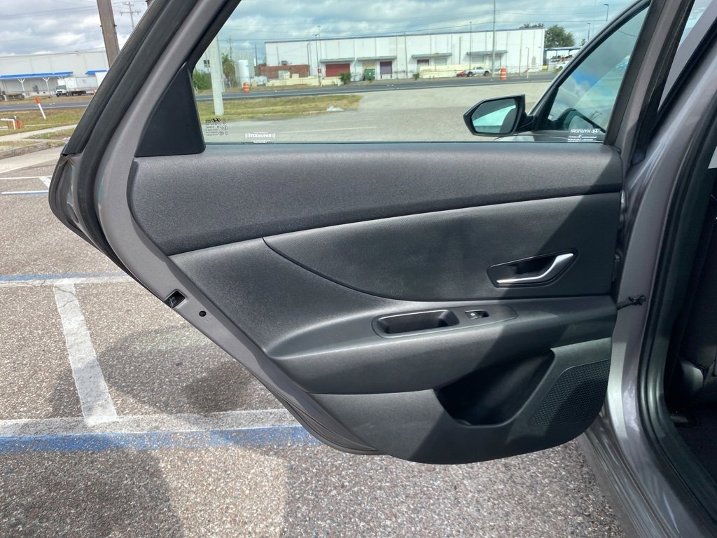 Used 2023 Hyundai Elantra SEL w/ Preferred Accessory Package image 12