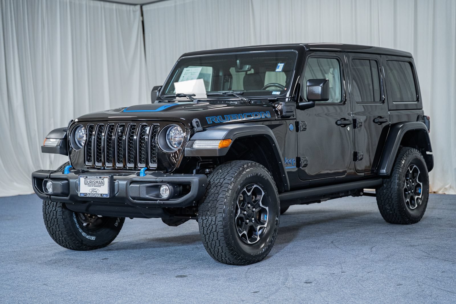 Used 2023 Jeep Wrangler Unlimited Rubicon 4xe w/ Steel Bumper Group AWD/4WD image 3