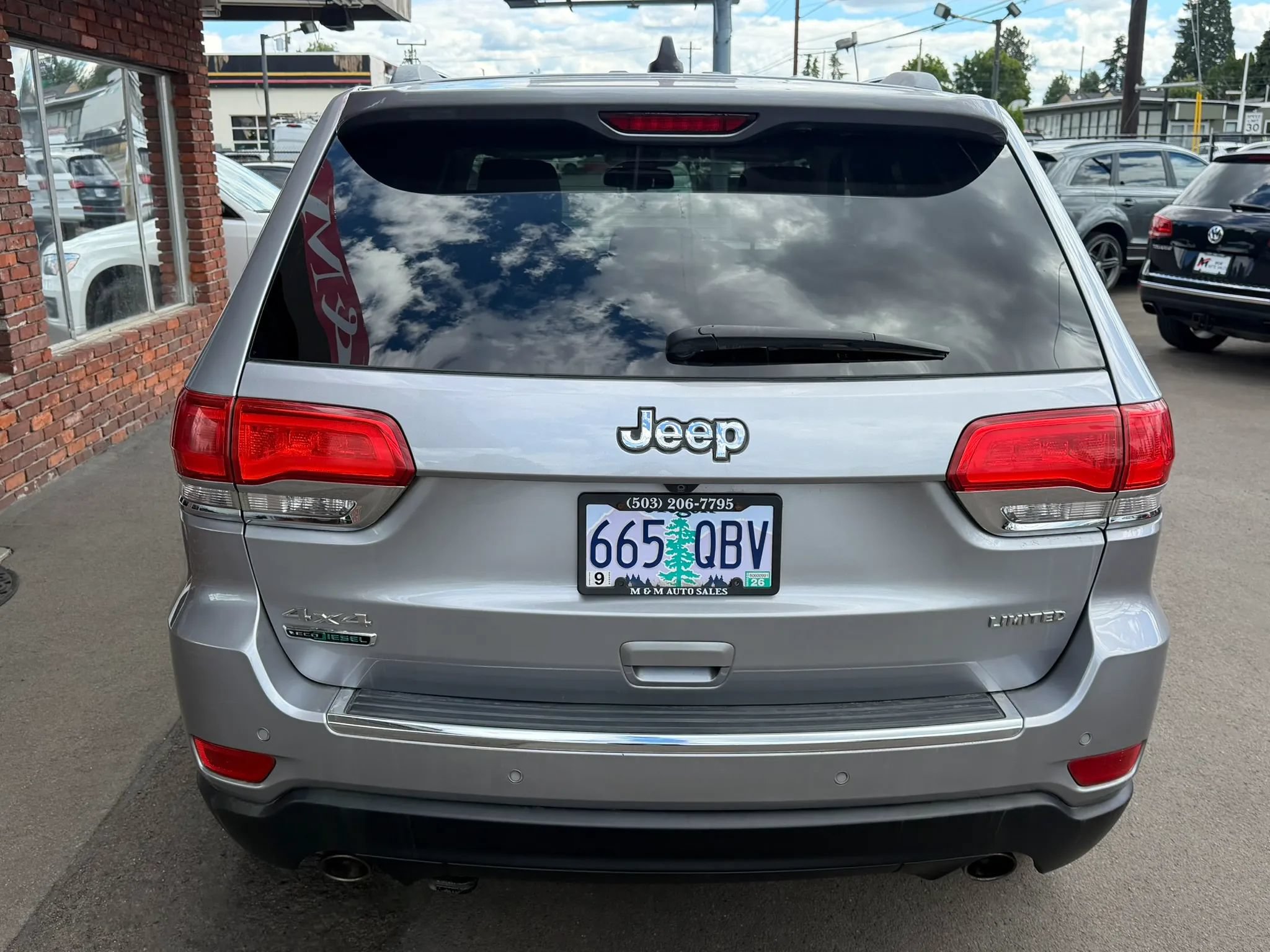 Used 2014 Jeep Grand Cherokee Limited w/ Luxury Group II AWD/4WD image 3