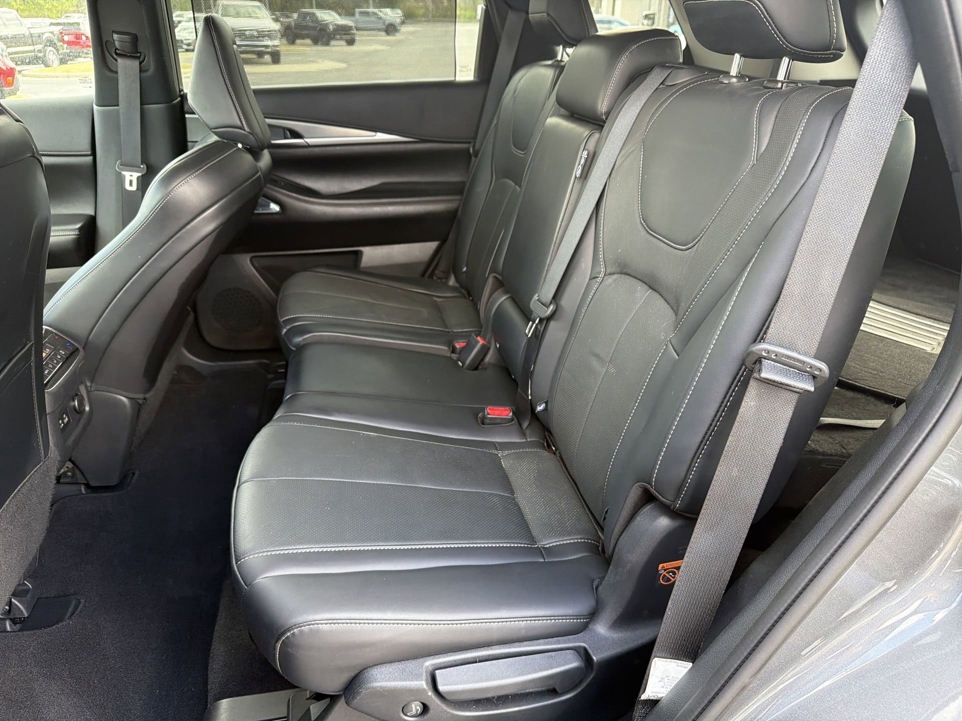 Used 2023 INFINITI QX60 Luxe w/ Performance Audio Package image 23