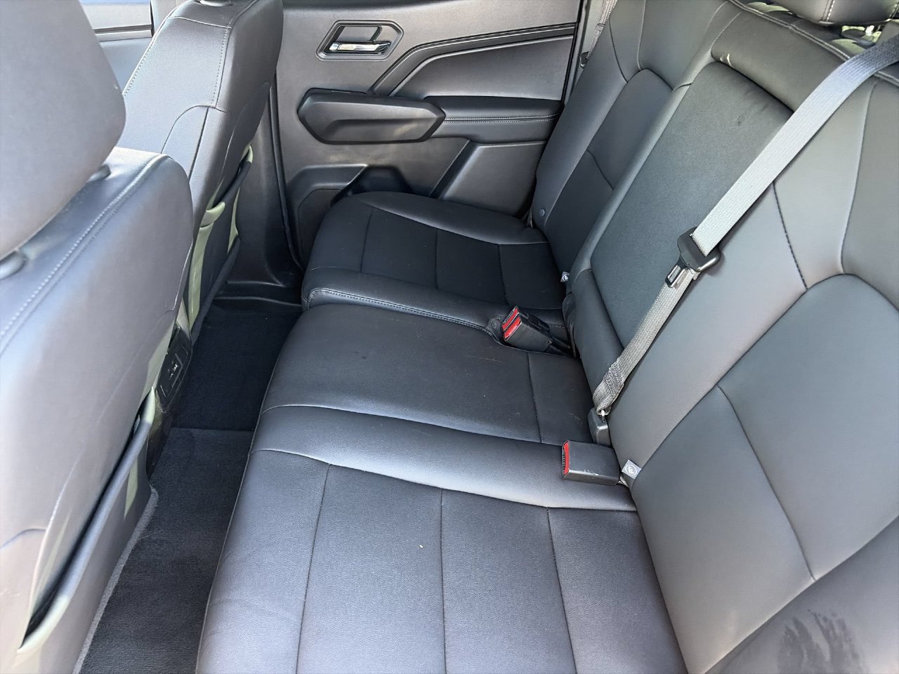 Used 2023 Chevrolet Colorado LT w/ LT Convenience Package III RWD image 16