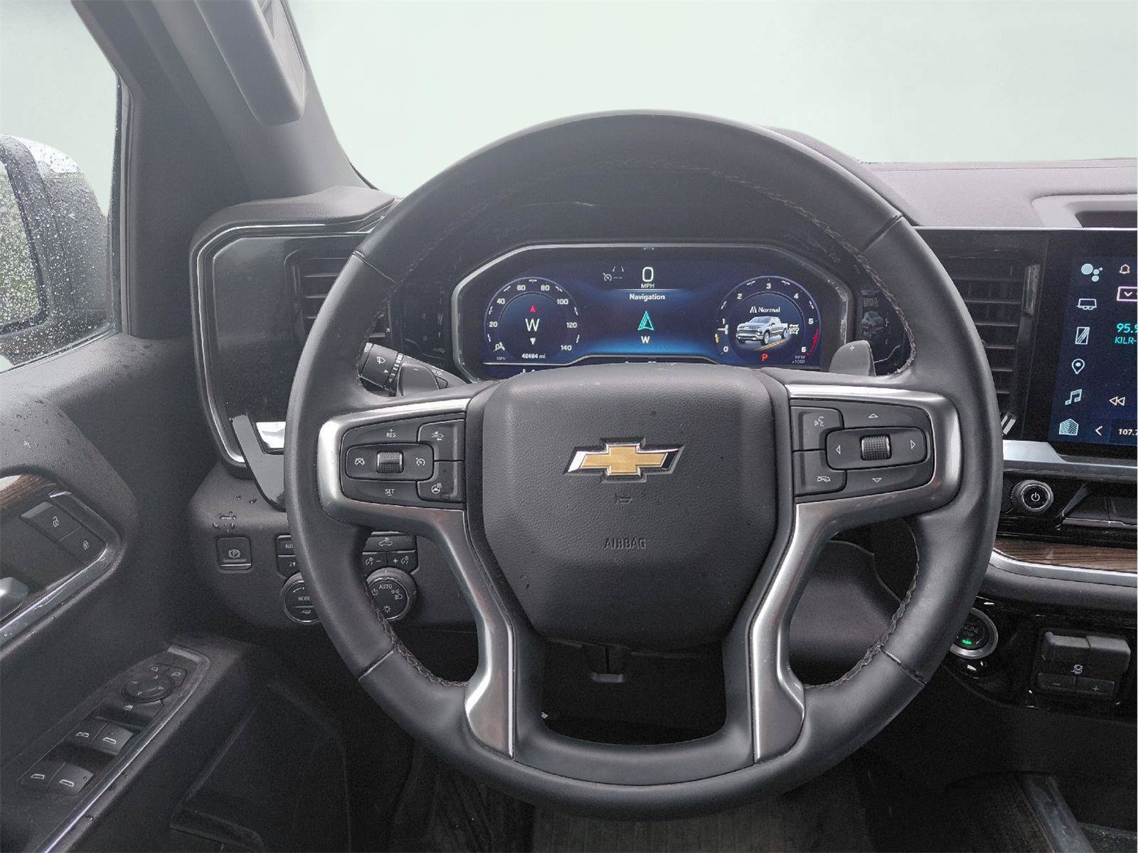 Used 2024 Chevrolet Silverado 1500 LT w/ Z71 Off-Road Package AWD/4WD image 31