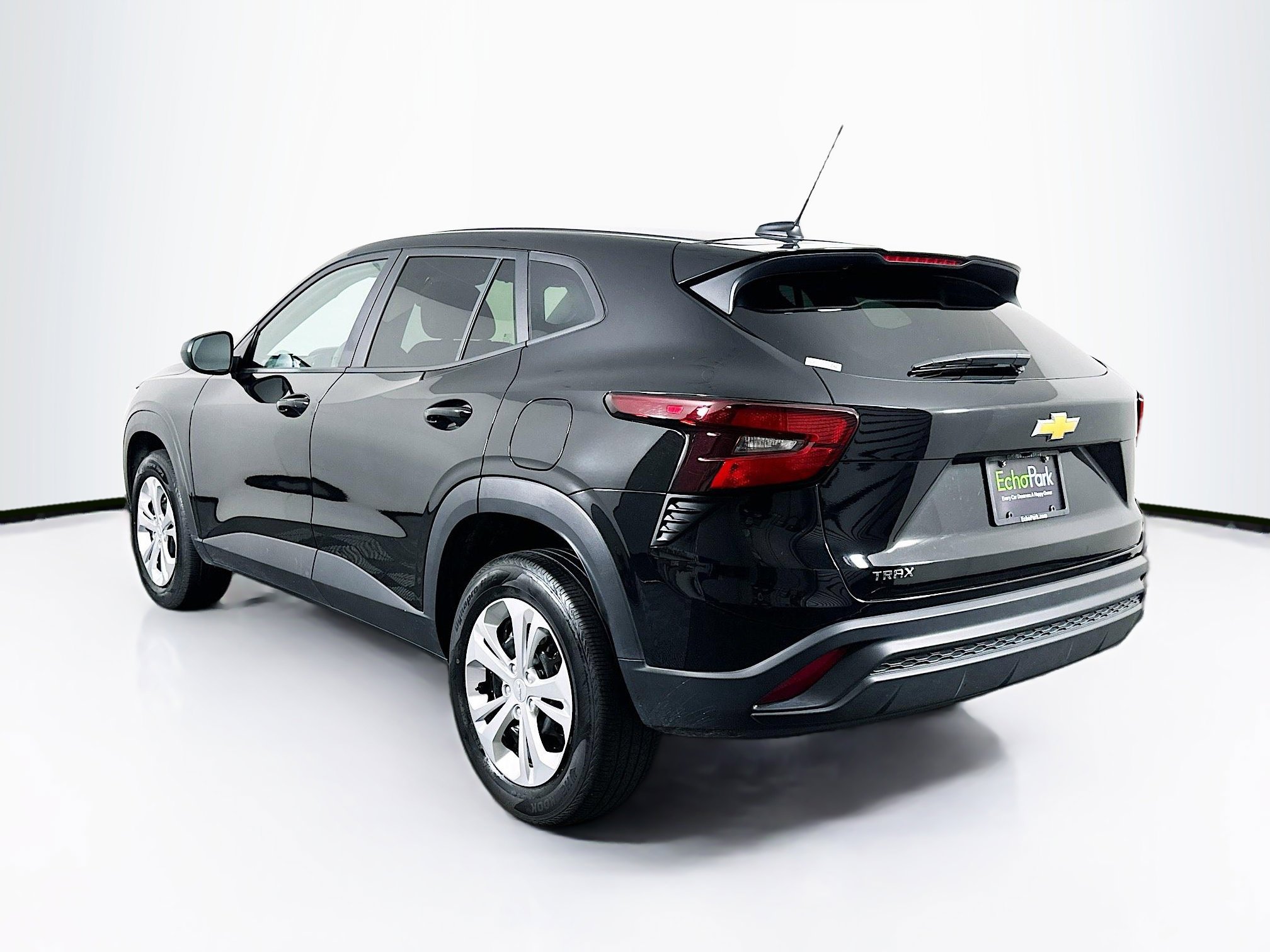 Used 2025 Chevrolet Trax LS image 5