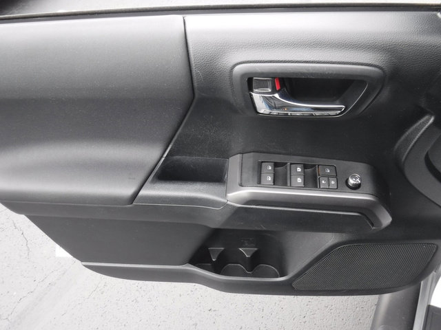 Used 2017 Toyota Tacoma TRD Sport image 24