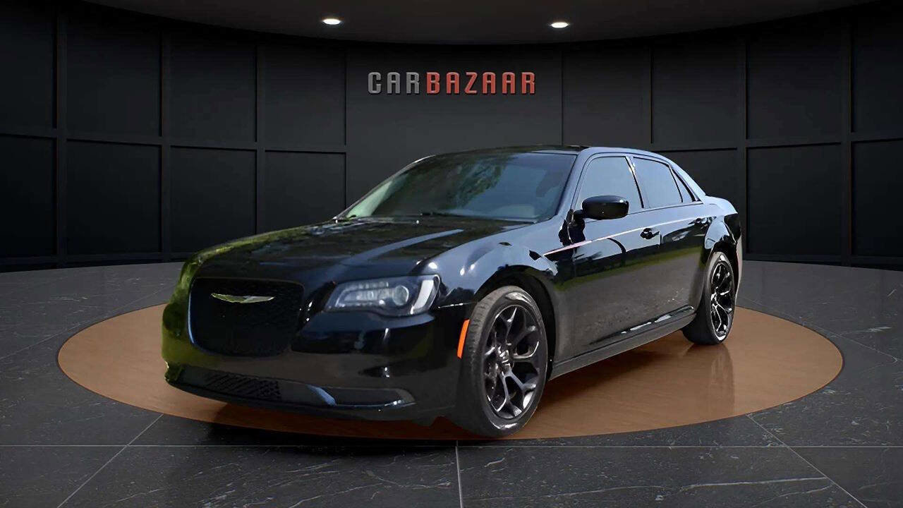 Used 2019 Chrysler 300 Touring w/ Sport Appearance Package image 3