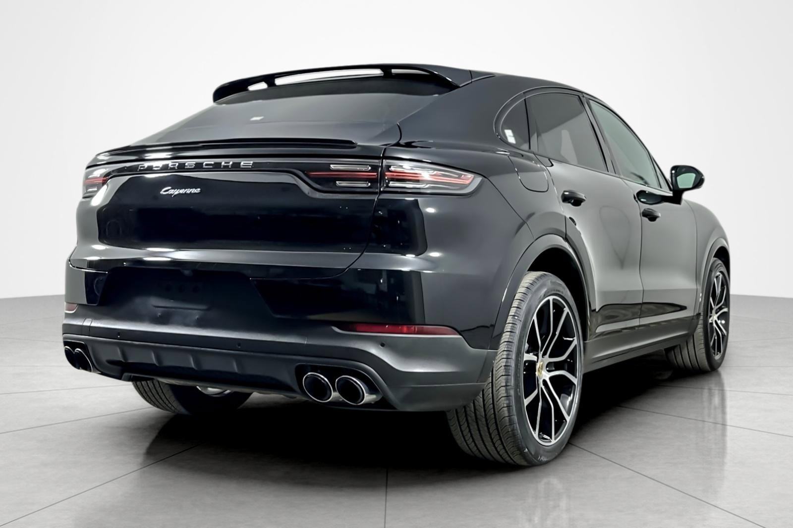 Used 2023 Porsche Cayenne Coupe image 5