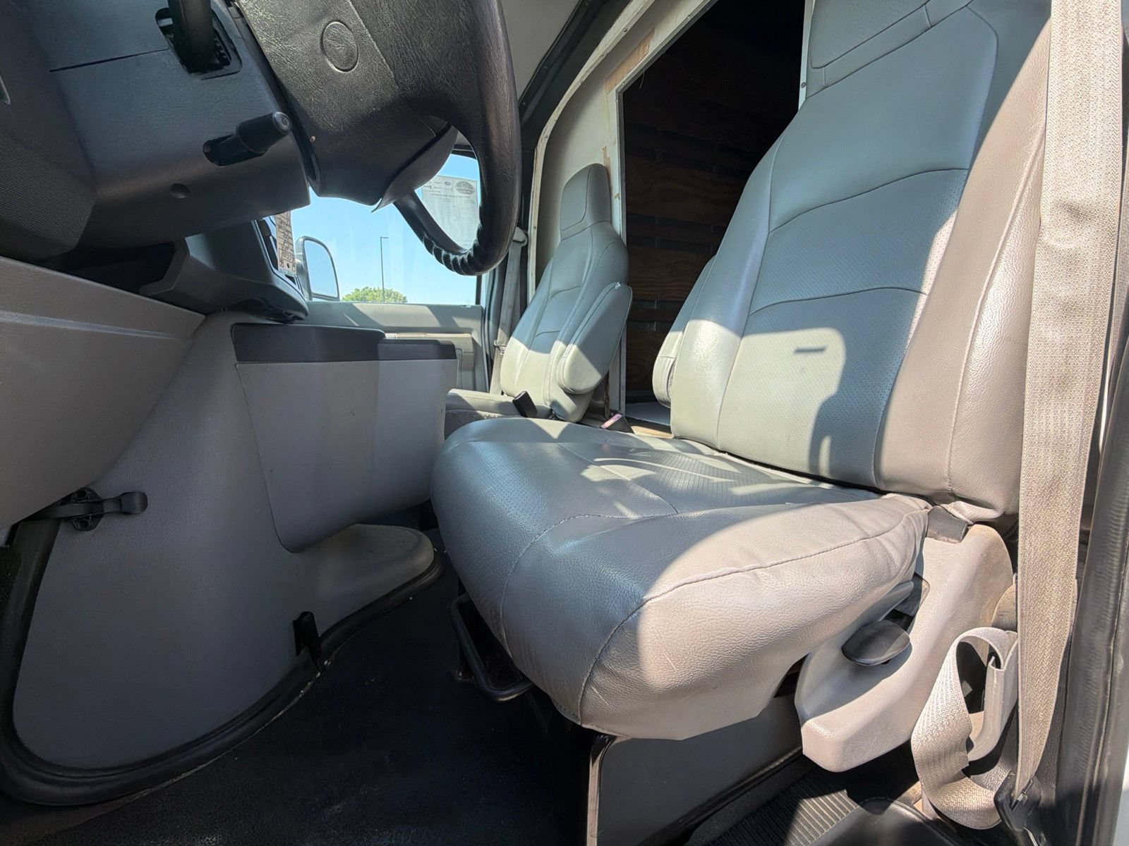 Used 2012 Ford E-350 and Econoline 350 Super Duty RWD image 11