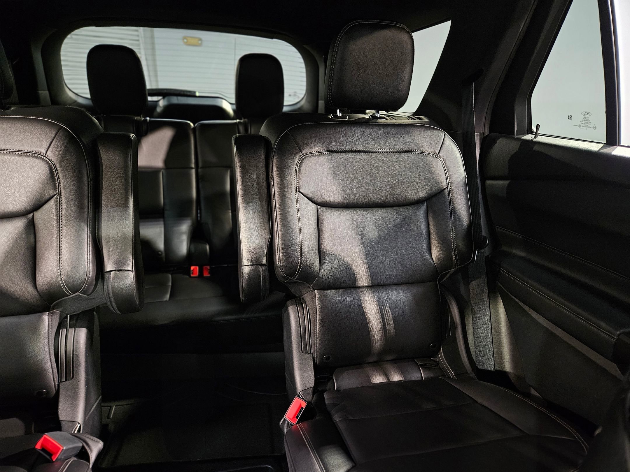 Used 2020 Ford Explorer XLT w/ Equipment Group 202A image 14