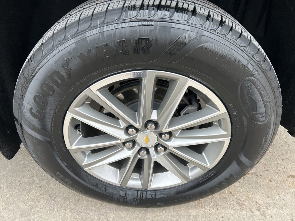 Used 2023 Chevrolet Traverse LT image 34