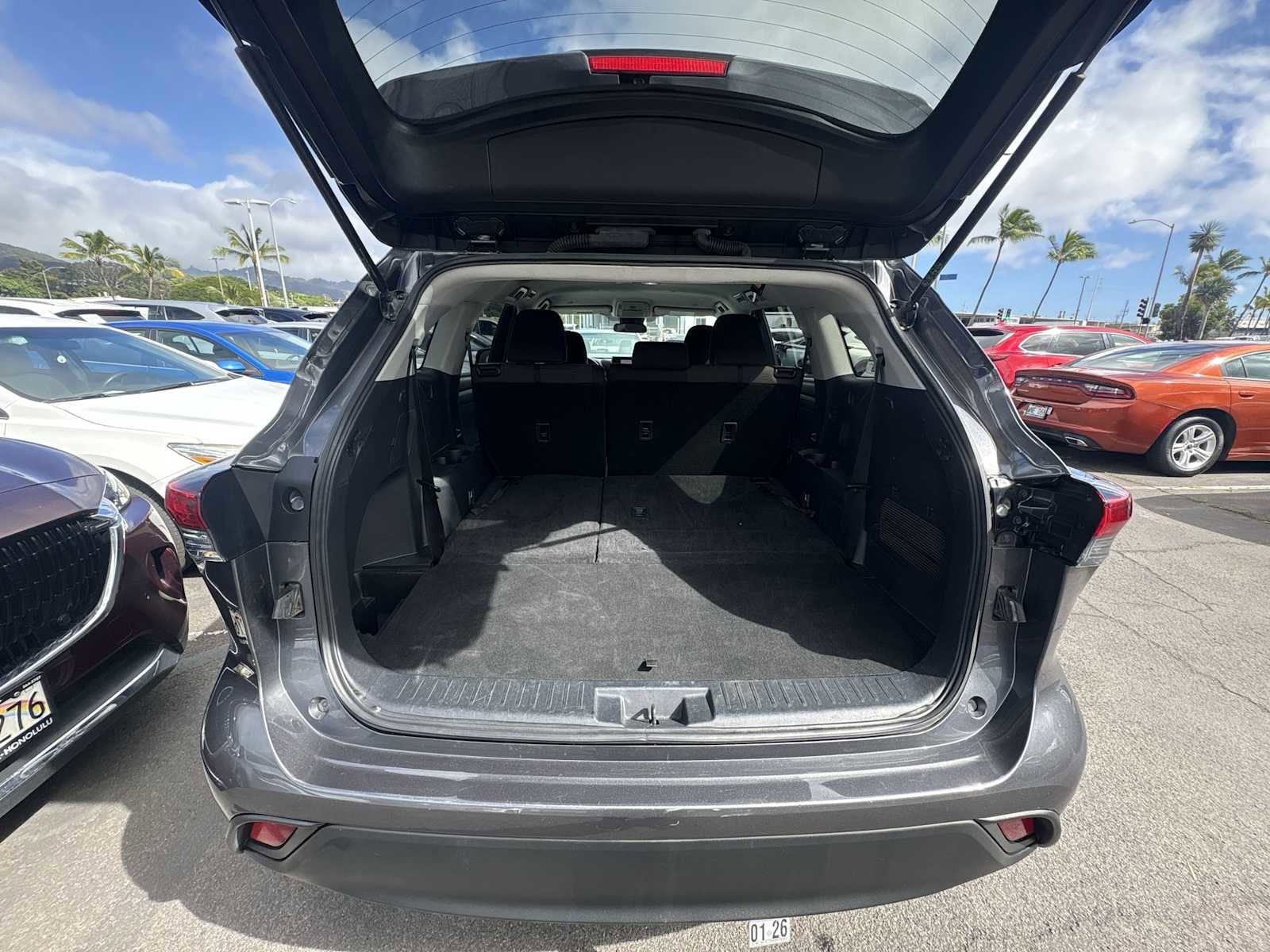 Used 2023 Toyota Highlander L image 19