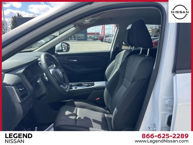 Used 2025 Nissan Rogue SV image 12