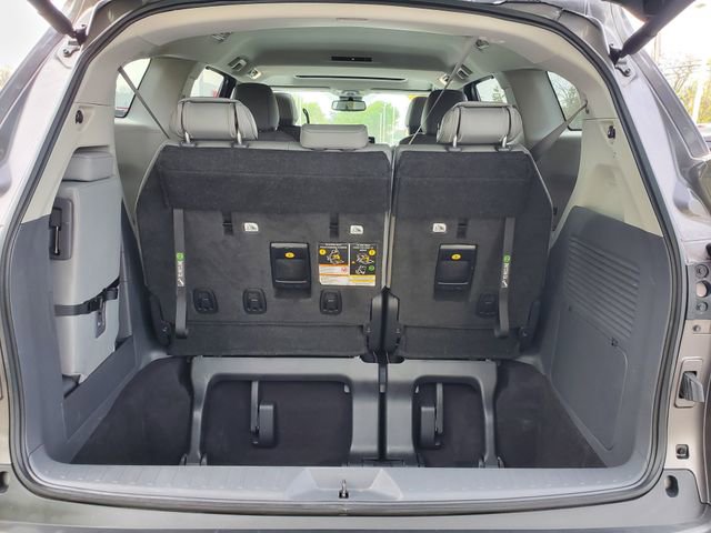 Used 2023 Toyota Sienna XLE FWD image 7