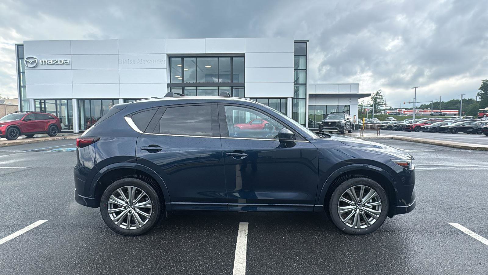 New 2025 MAZDA CX-5 Signature image 10