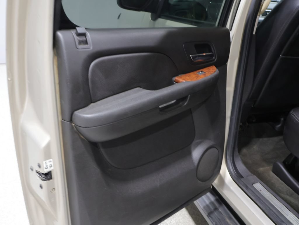 Used 2007 Chevrolet Avalanche LT w/ LT Preferred Equipment Group AWD/4WD image 19