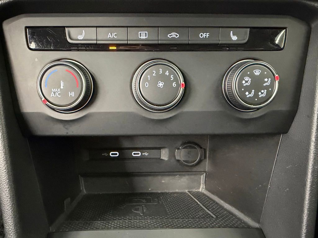 Used 2022 Volkswagen Taos SE w/ Panoramic Sunroof Package image 34