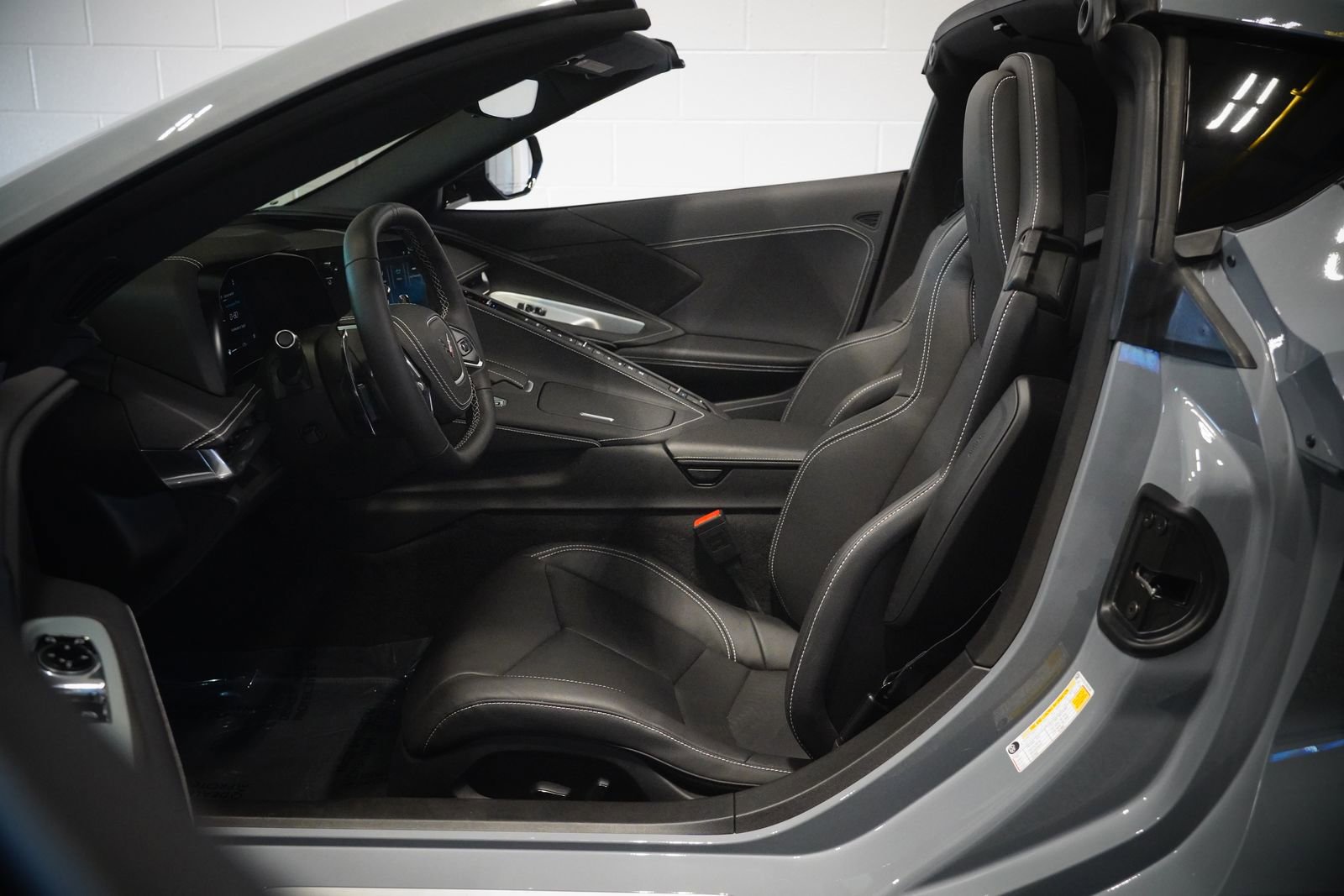 Used 2025 Chevrolet Corvette Stingray Coupe w/ 1LT image 14