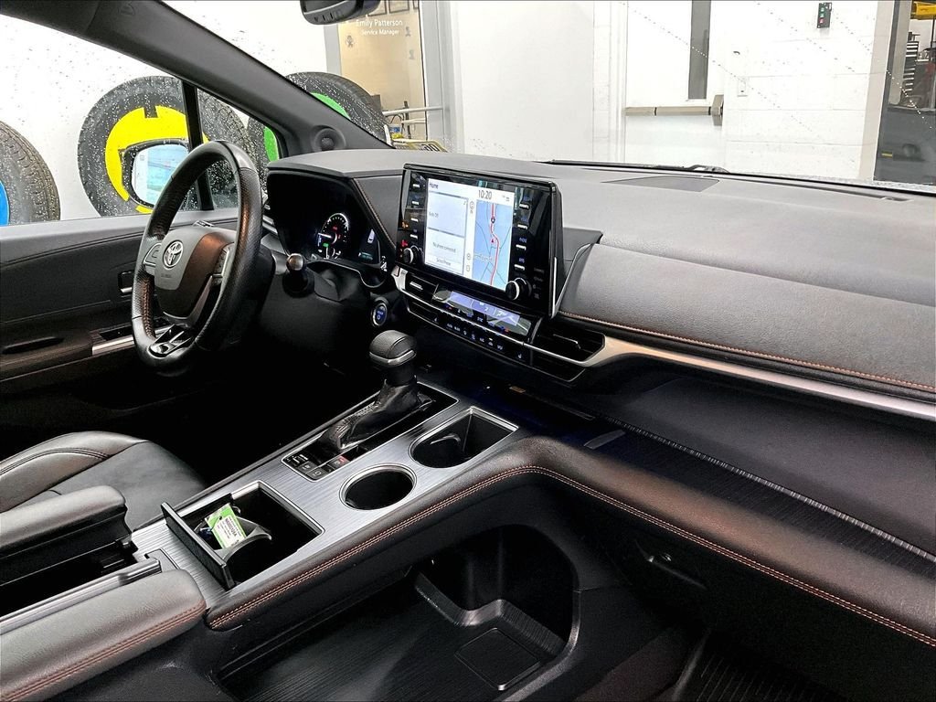 Used 2021 Toyota Sienna XSE w/ XSE Plus Package AWD/4WD image 14