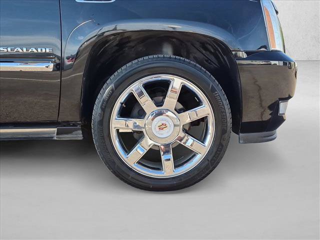 Used 2014 Cadillac Escalade Luxury RWD image 26