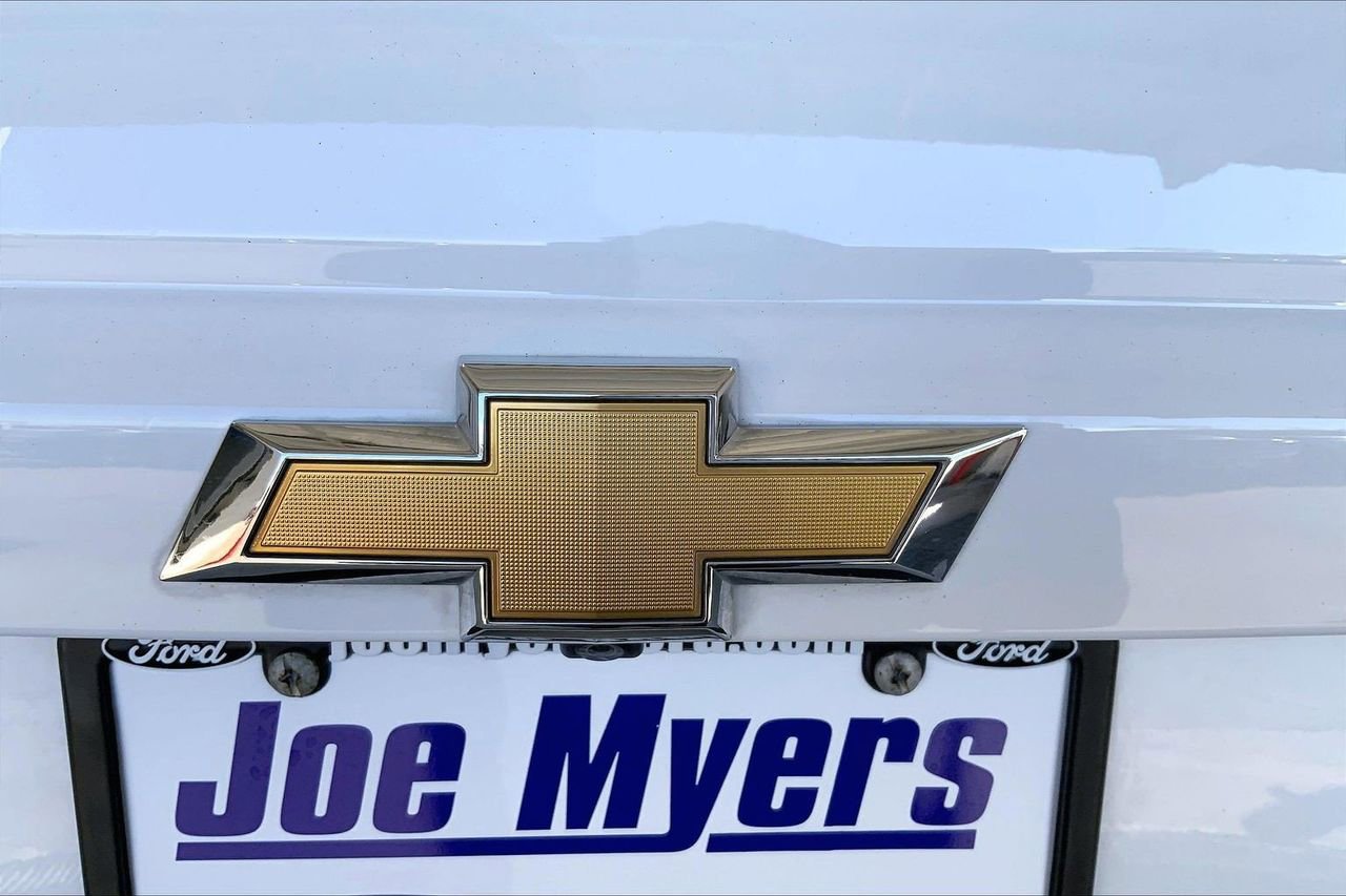 Used 2019 Chevrolet Suburban LS image 6