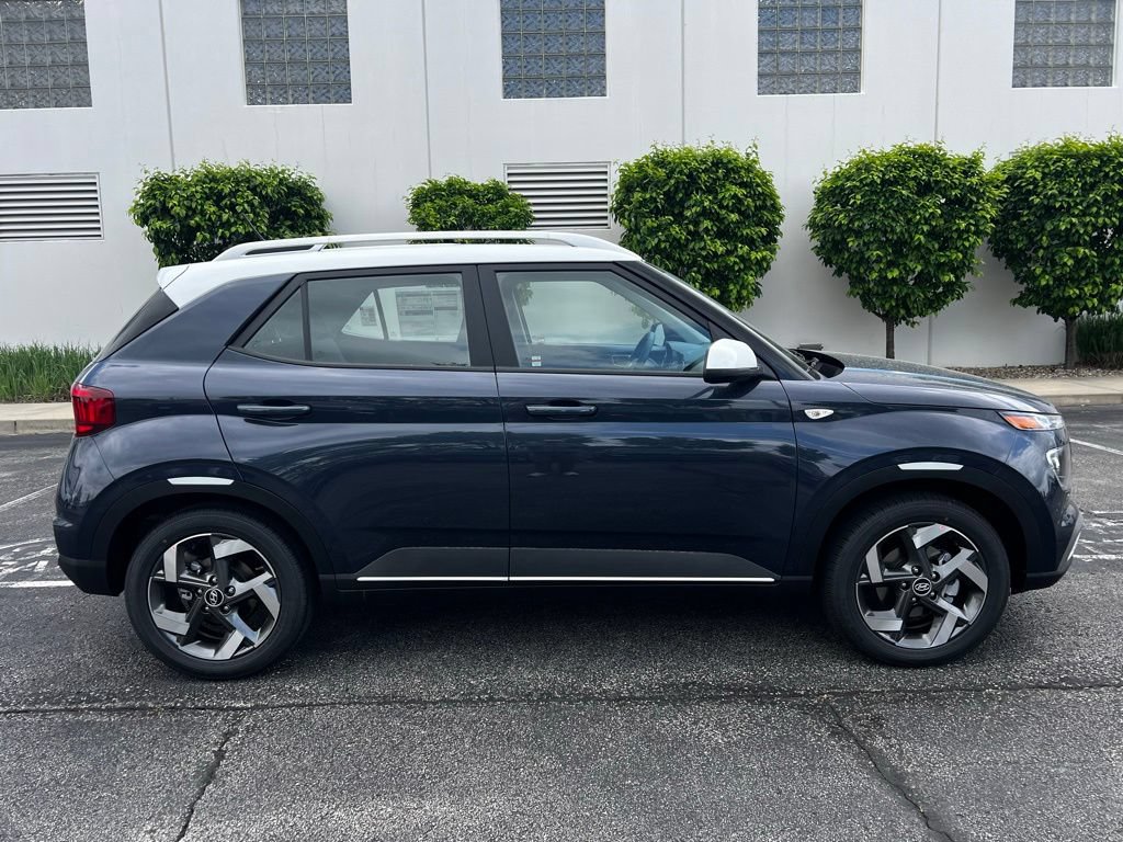 New 2026 Hyundai Venue SEL FWD image 13
