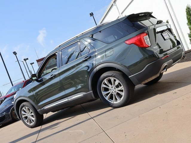 Used 2023 Ford Explorer Limited AWD/4WD image 4