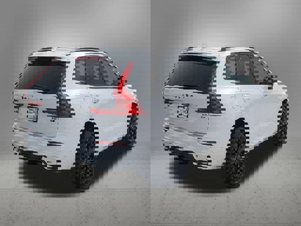 Used 2026 Volvo XC60 B5 Ultra w/ Protection Package Premier image 6