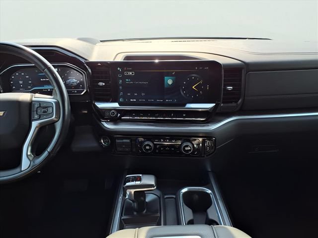 Used 2022 Chevrolet Silverado 1500 LTZ w/ Technology Package AWD/4WD image 12