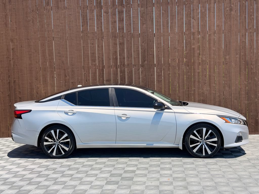 Used 2021 Nissan Altima 2.5 SR w/ SR Premium Package FWD image 12