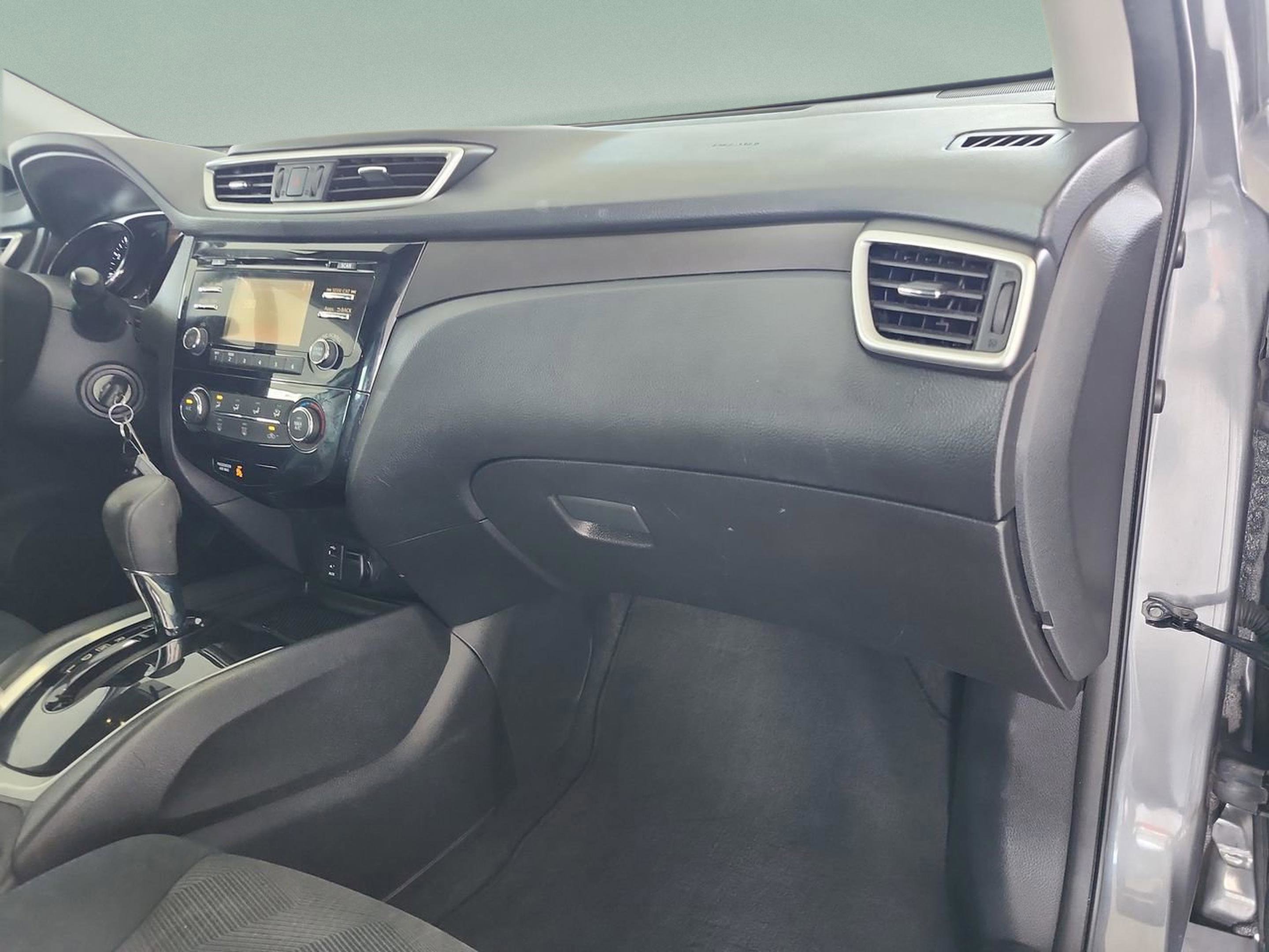 Used 2016 Nissan Rogue S FWD image 20