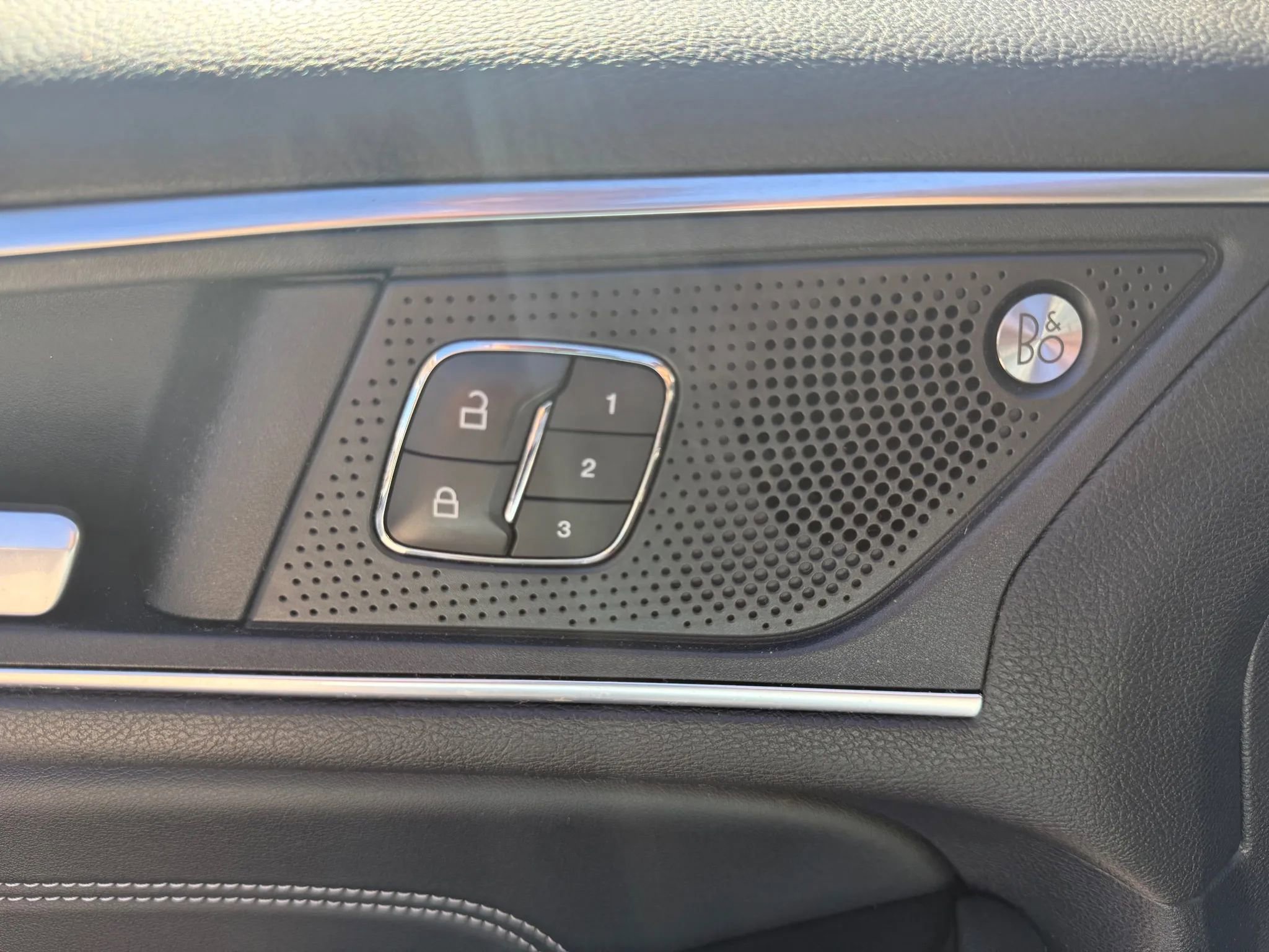 Used 2019 Ford Edge Titanium w/ Equipment Group 301A image 9