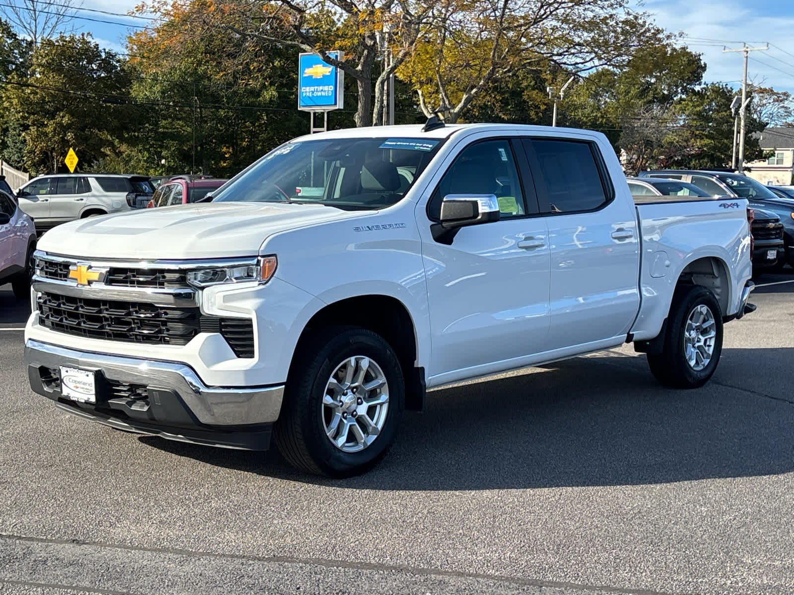 Certified 2024 Chevrolet Silverado 1500 LT AWD/4WD image 3