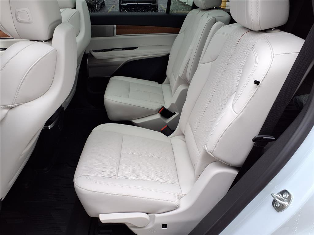 New 2026 Cadillac Vistiq Sport image 8