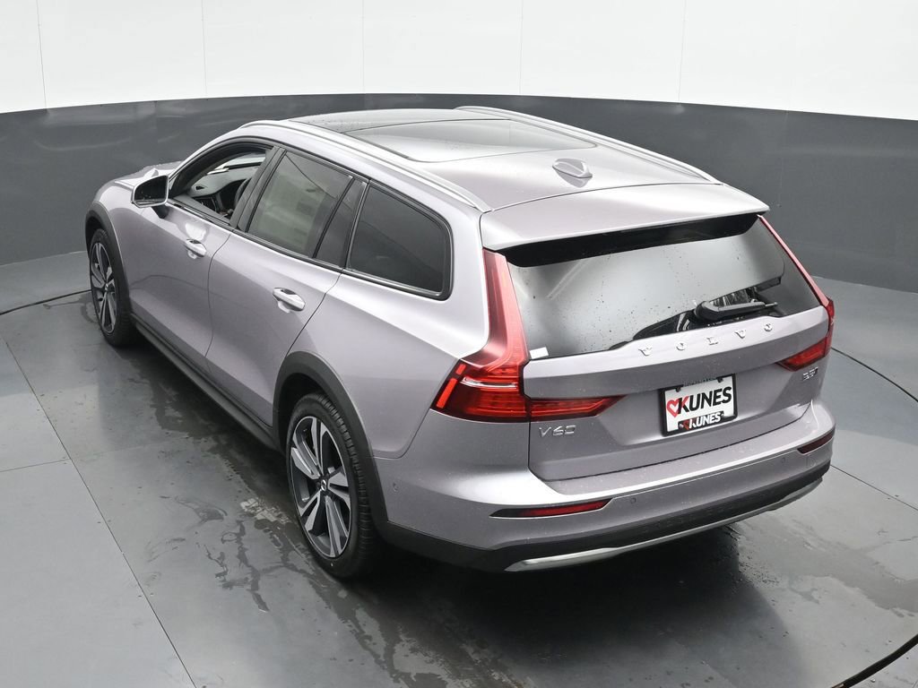 New 2026 Volvo V60 B5 Cross Country Plus w/ Climate Package image 37