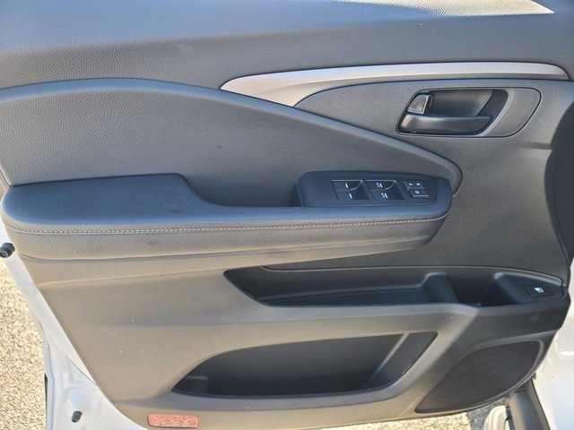 Certified 2025 Honda Ridgeline Sport image 11