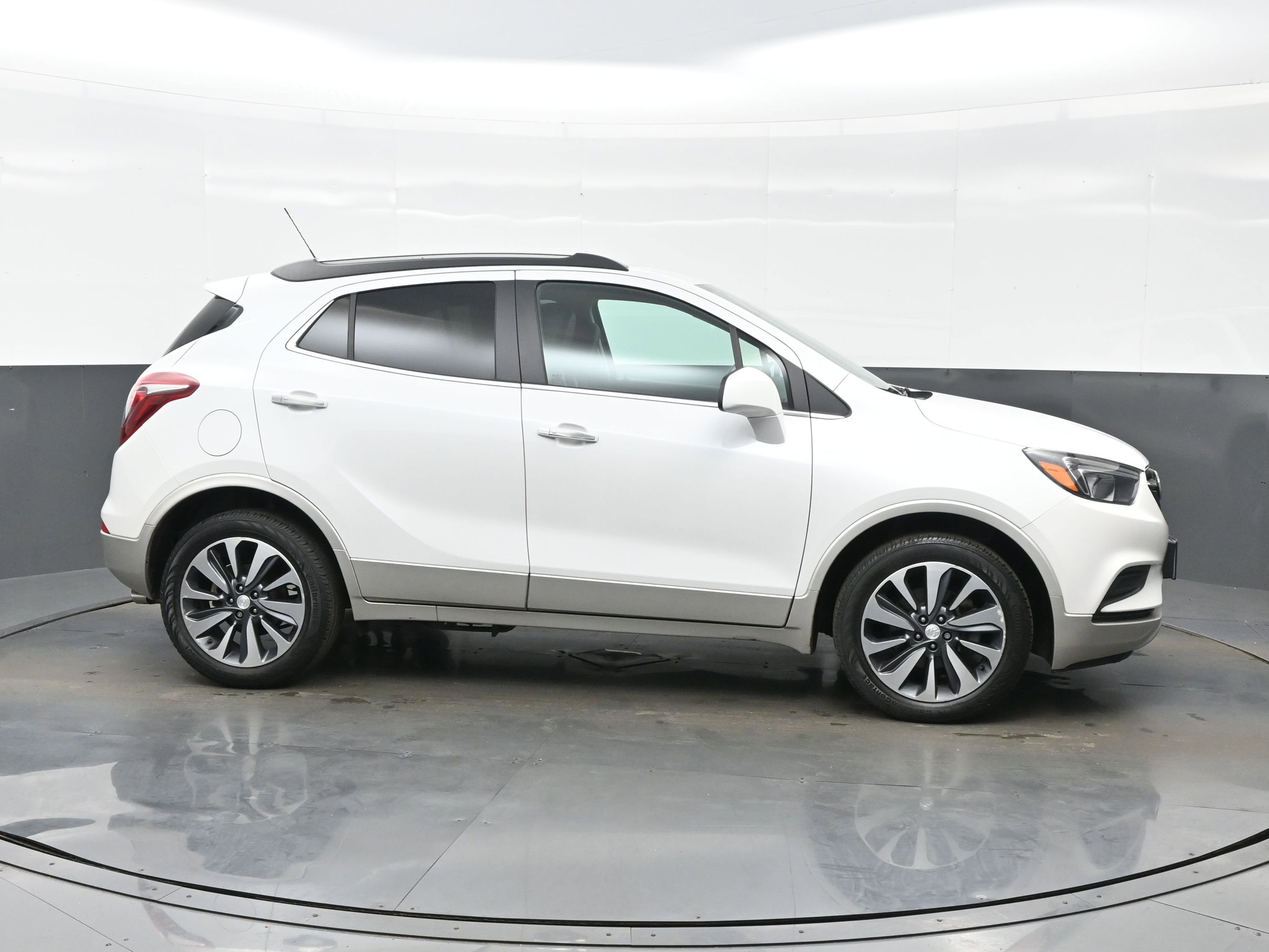Used 2021 Buick Encore Preferred FWD image 7