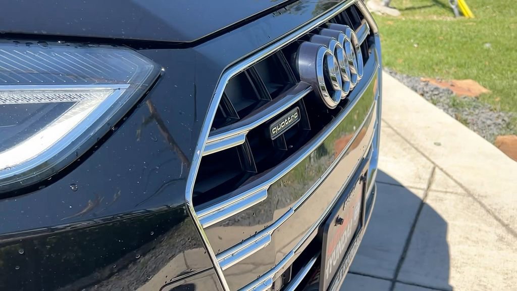 Used 2021 Audi A4 2.0T Premium image 11