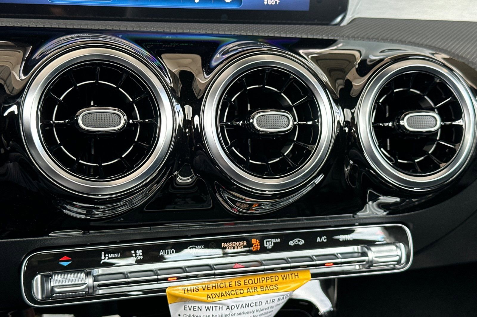 New 2025 Mercedes-Benz CLA 250 4MATIC image 17