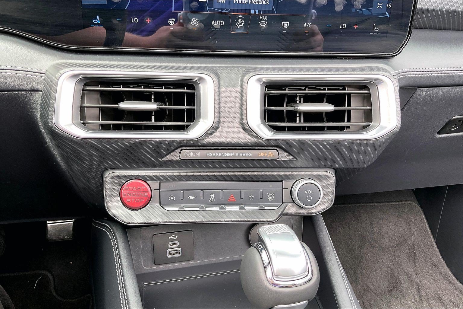 Used 2025 Ford Mustang GT Premium RWD image 32