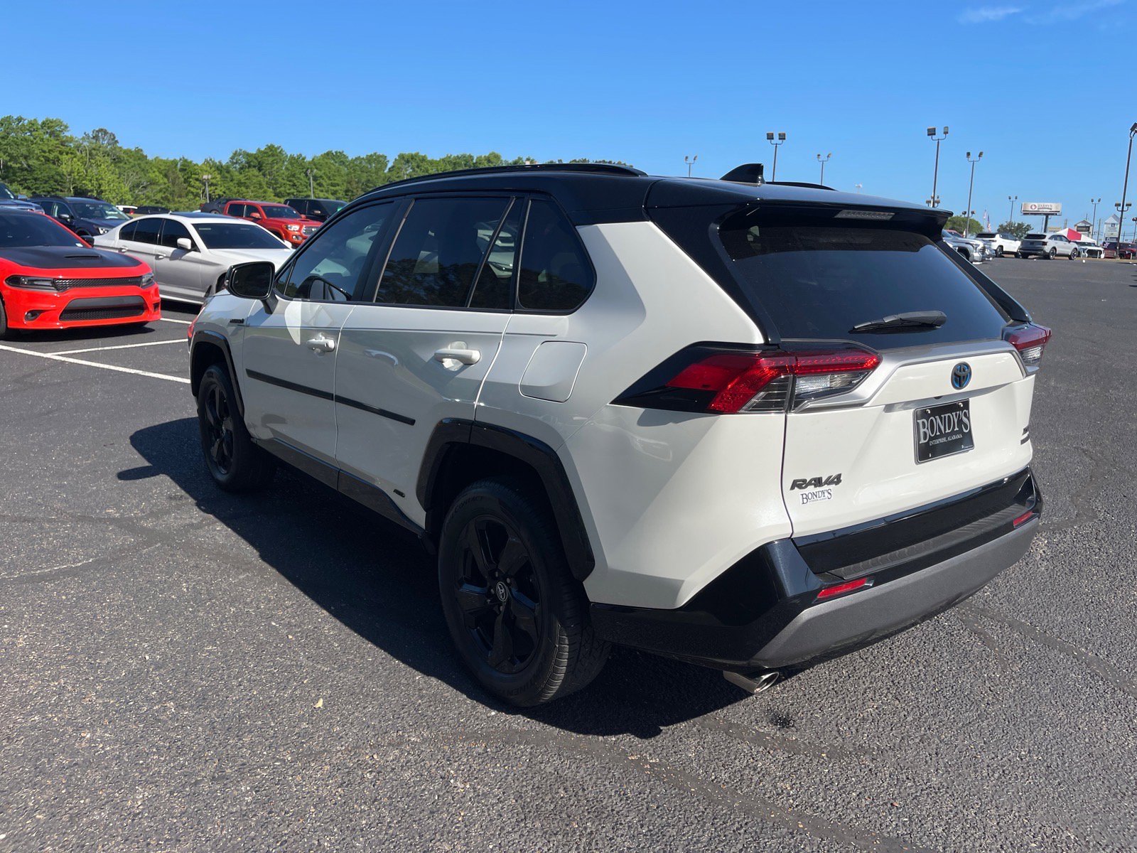 Used 2019 Toyota RAV4 XSE w/ XSE Weather Package AWD/4WD image 14