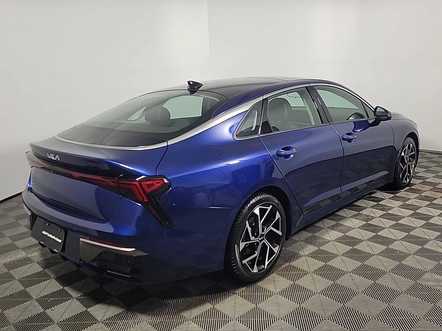 Used 2025 Kia K5 EX image 4