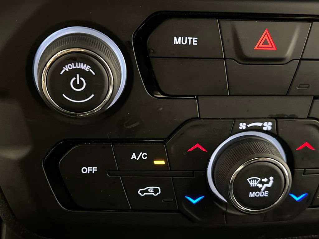 Used 2023 Jeep Renegade Trailhawk AWD/4WD image 54