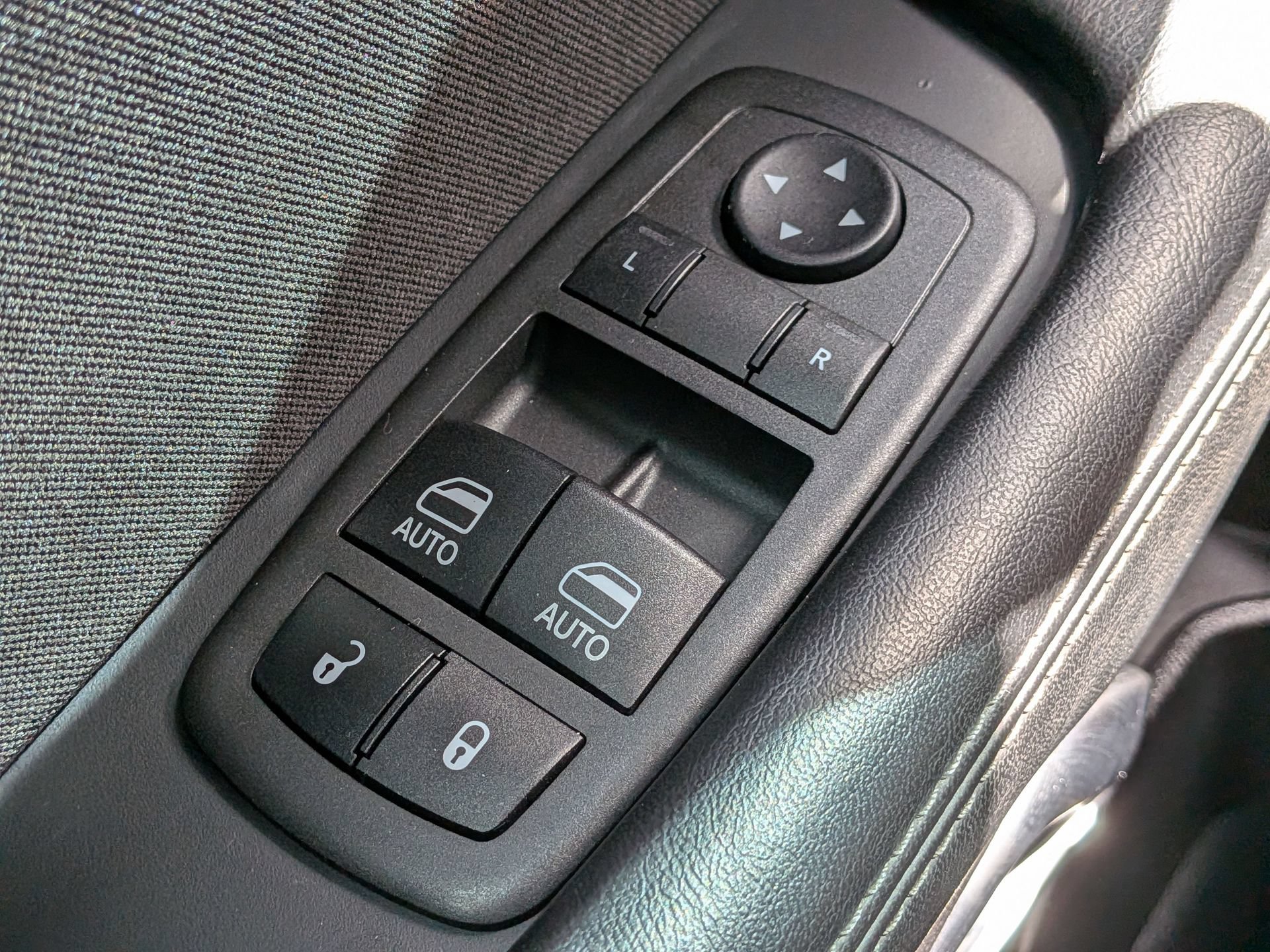 Used 2022 Dodge Challenger SXT RWD image 23