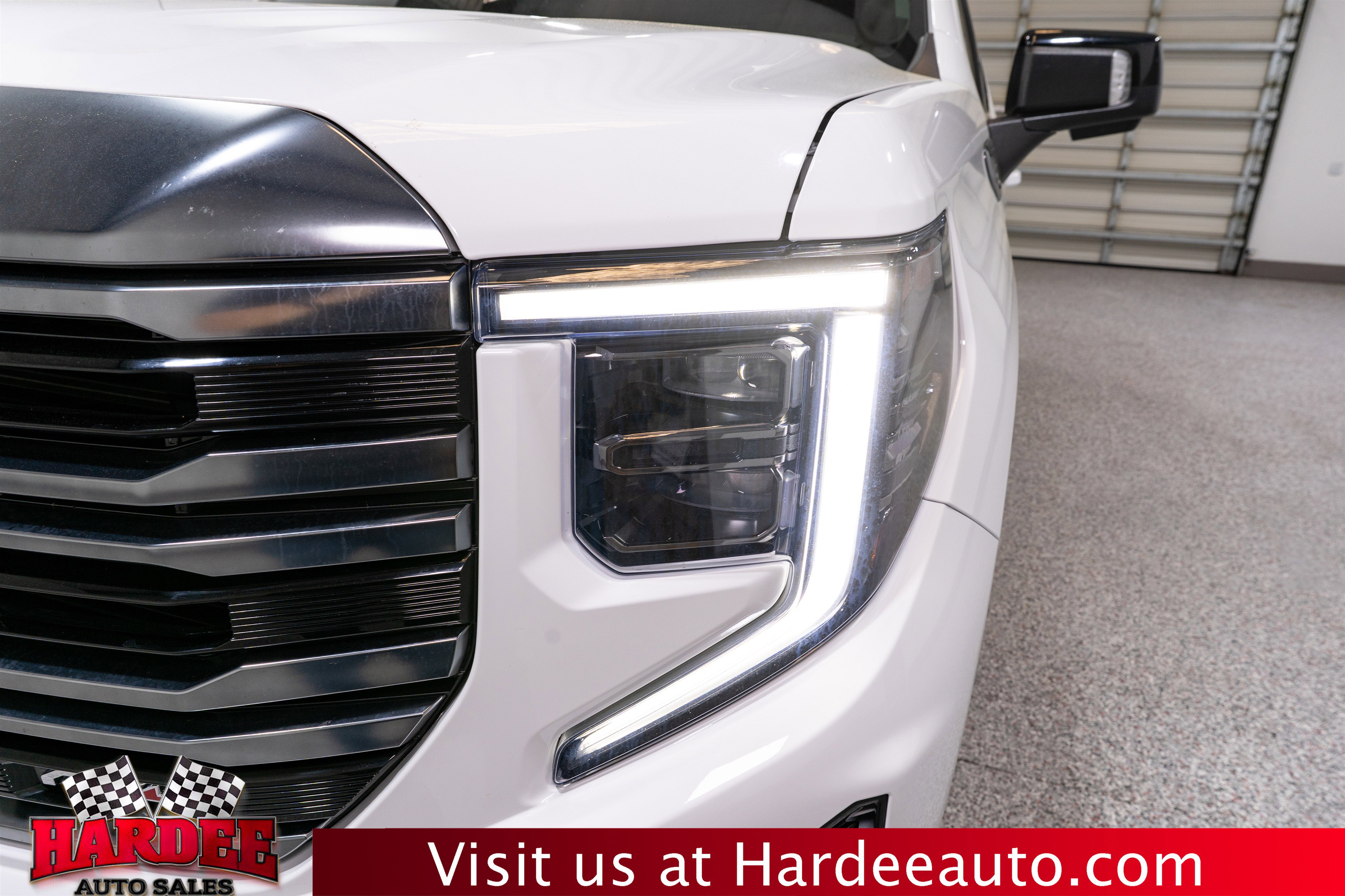 Used 2023 GMC Sierra 1500 AT4 AWD/4WD image 8
