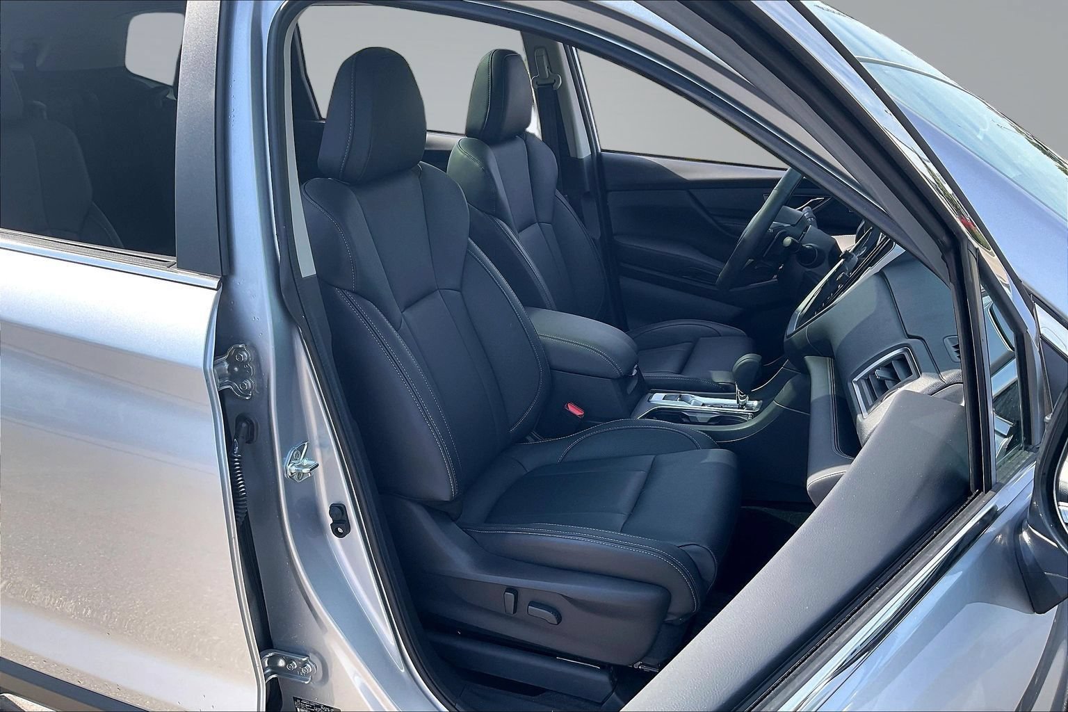 Certified 2026 Subaru Ascent Limited AWD/4WD image 7