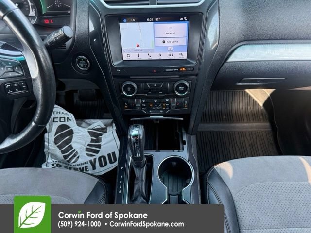 Used 2017 Ford Explorer XLT w/ Equipment Group 202A AWD/4WD image 27