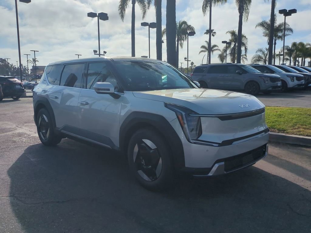 New 2026 Kia EV9 Light image 2
