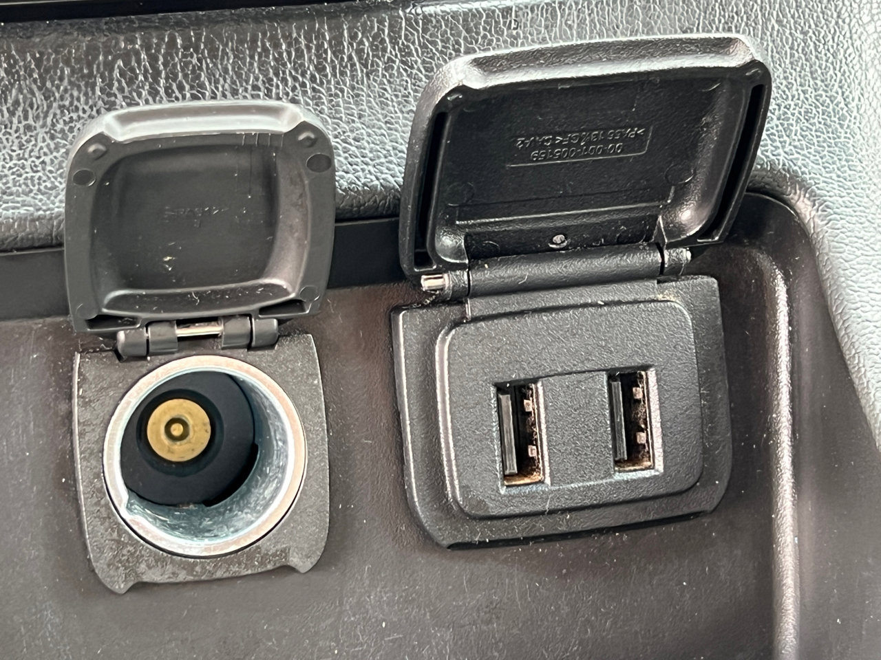 Used 2017 GMC Yukon SLE w/ SLE Value Package image 33