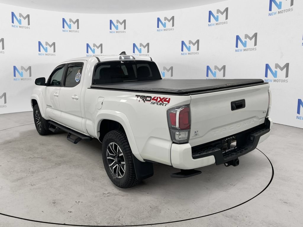 Used 2022 Toyota Tacoma TRD Sport AWD/4WD image 2